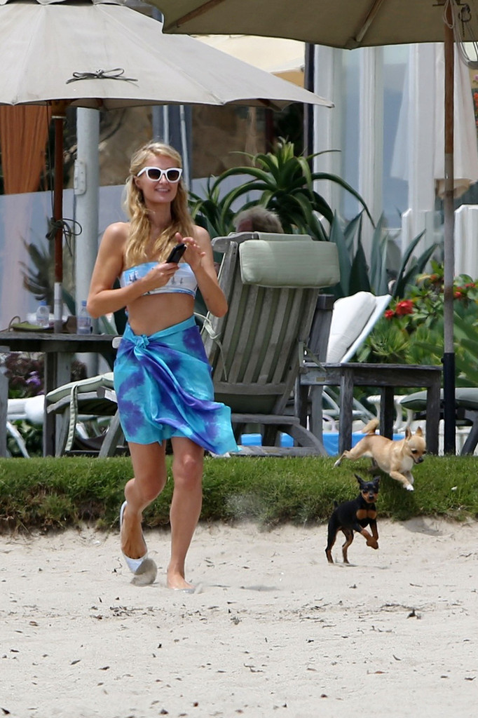 Paris-Hilton-in-a-Bikini-in-Malibu-18