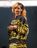 Rihanna-T-in-The-Park-2013-Concert-1