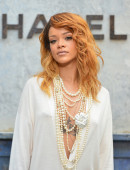 Rihanna-at-Chanel-Fashion-Show-in-Paris-2