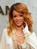 Rihanna-at-Chanel-Fashion-Show-in-Paris-4