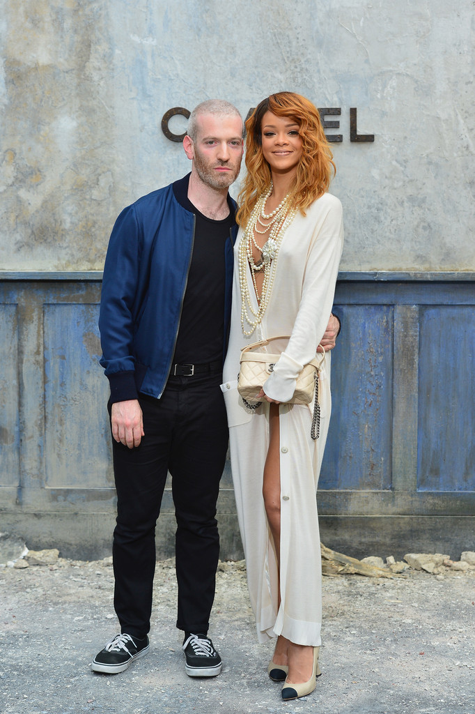 Rihanna-at-Chanel-Fashion-Show-in-Paris-7