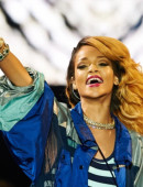 Rihanna-at-Concert-in-Gdynia-Poland-1
