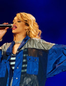 Rihanna-at-Concert-in-Gdynia-Poland-4