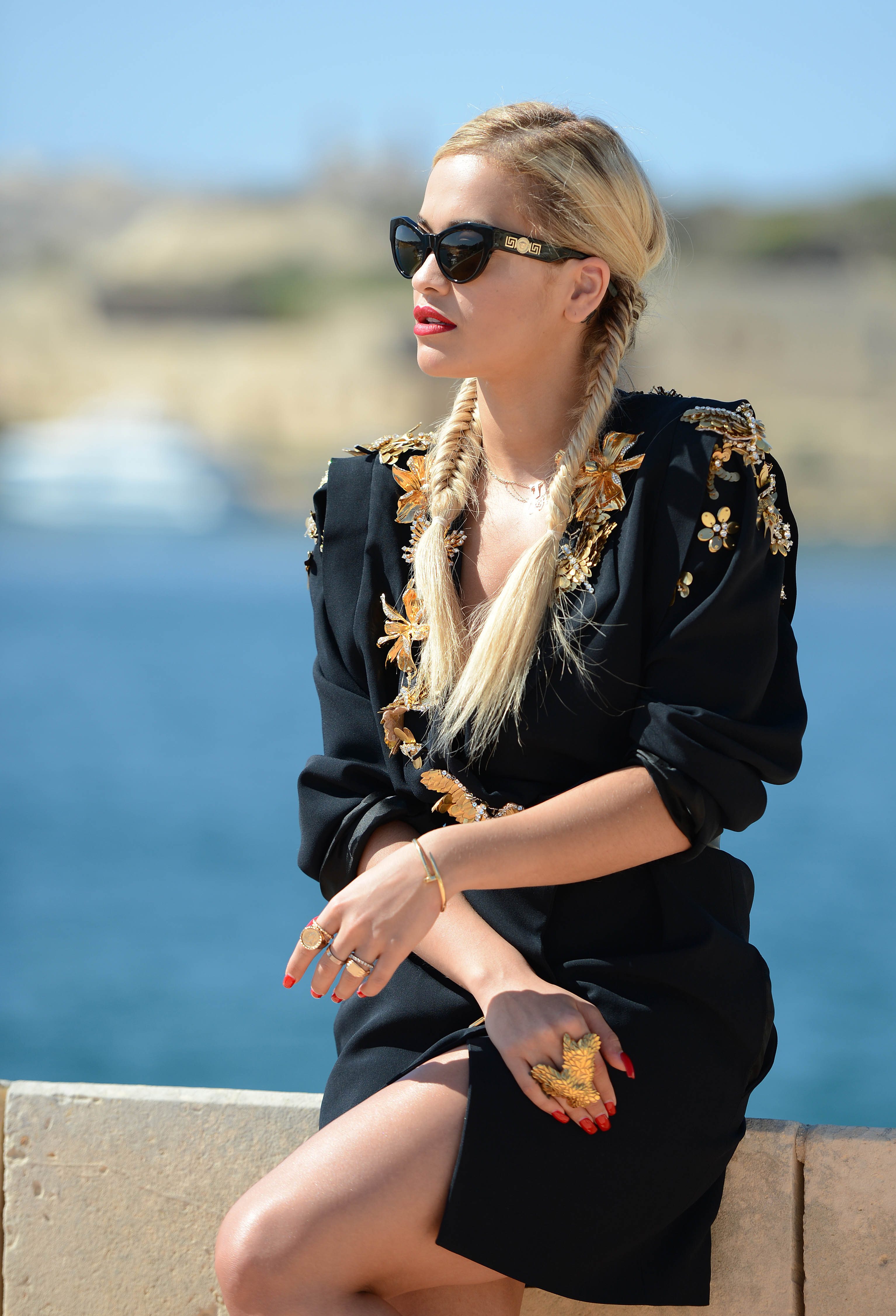 Rita-Ora-Leggy-at-MTV-Press-Conference-in-Valletta-2