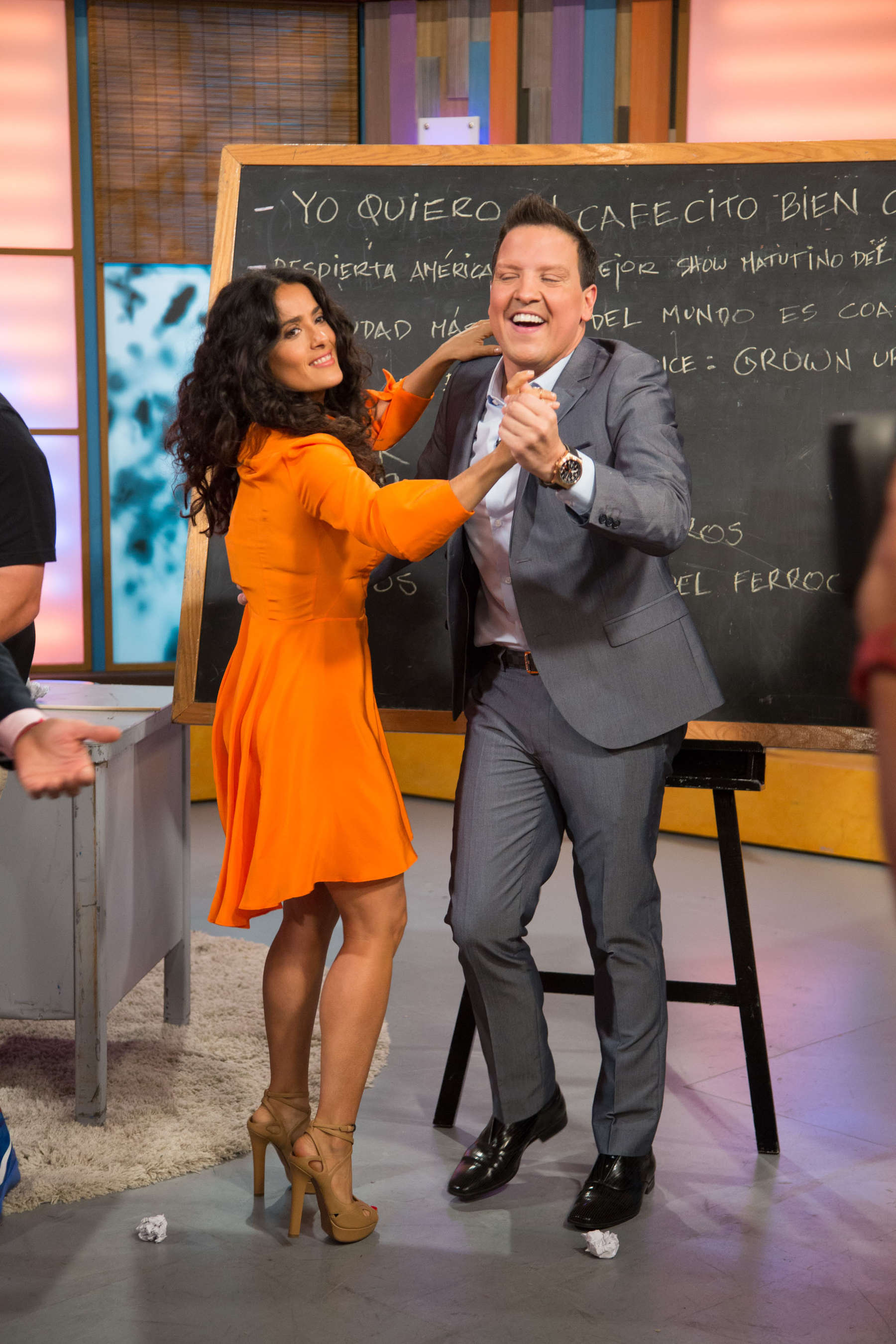 Salma-Hayek-on-Despierta-America-11