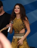 Selena-Gomez-Performing-at-Radio-Station-Concert-in-Boston-10