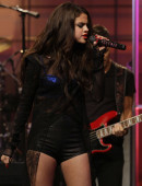 Selena-Gomez-at-The-Tonight-Show-with-Jay-Leno-2013-11