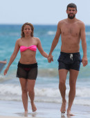 Shakira-in-Bikini-16