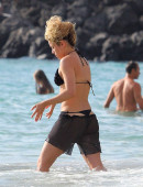 Shakira-in-Bikini-4