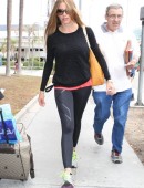 Sofia-Vergara-Booty-in-Tights-at-LAX-Airport-10