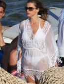 Sofia-Vergara-in-Bikini-15