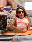 Sofia-Vergara-in-Swimsuit-Greece-16