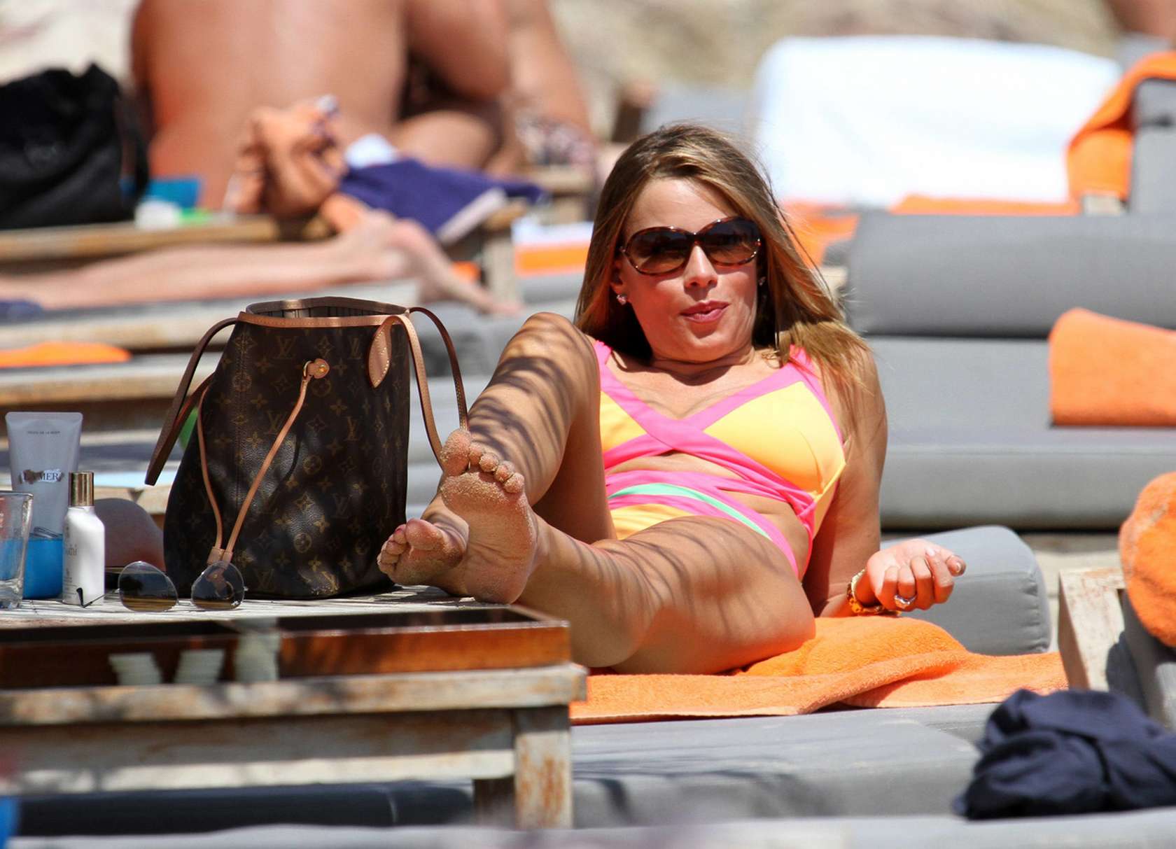 Sofia-Vergara-in-Swimsuit-Greece-16