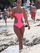 Tulisa-Contostavlos-in-a-Pink-Swimsuit-4
