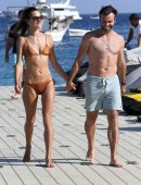 Alessandra-Ambrosio-in-Bikini-14