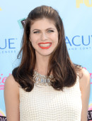 Alexandra-Daddario-at-2013-Teen-Choice-awards-4