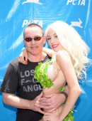 Courtney-Stodden-Bikini-Hollywood-11