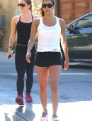 Eva-Longoria-Booty-in-Shorts-10