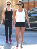 Eva-Longoria-Booty-in-Shorts-4
