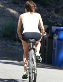 Eva-Longoria-Riding-a-Bike-in-LA-6
