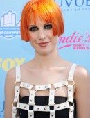 Hayley-Williams-at-Teen-Choice-Awards-2013-2