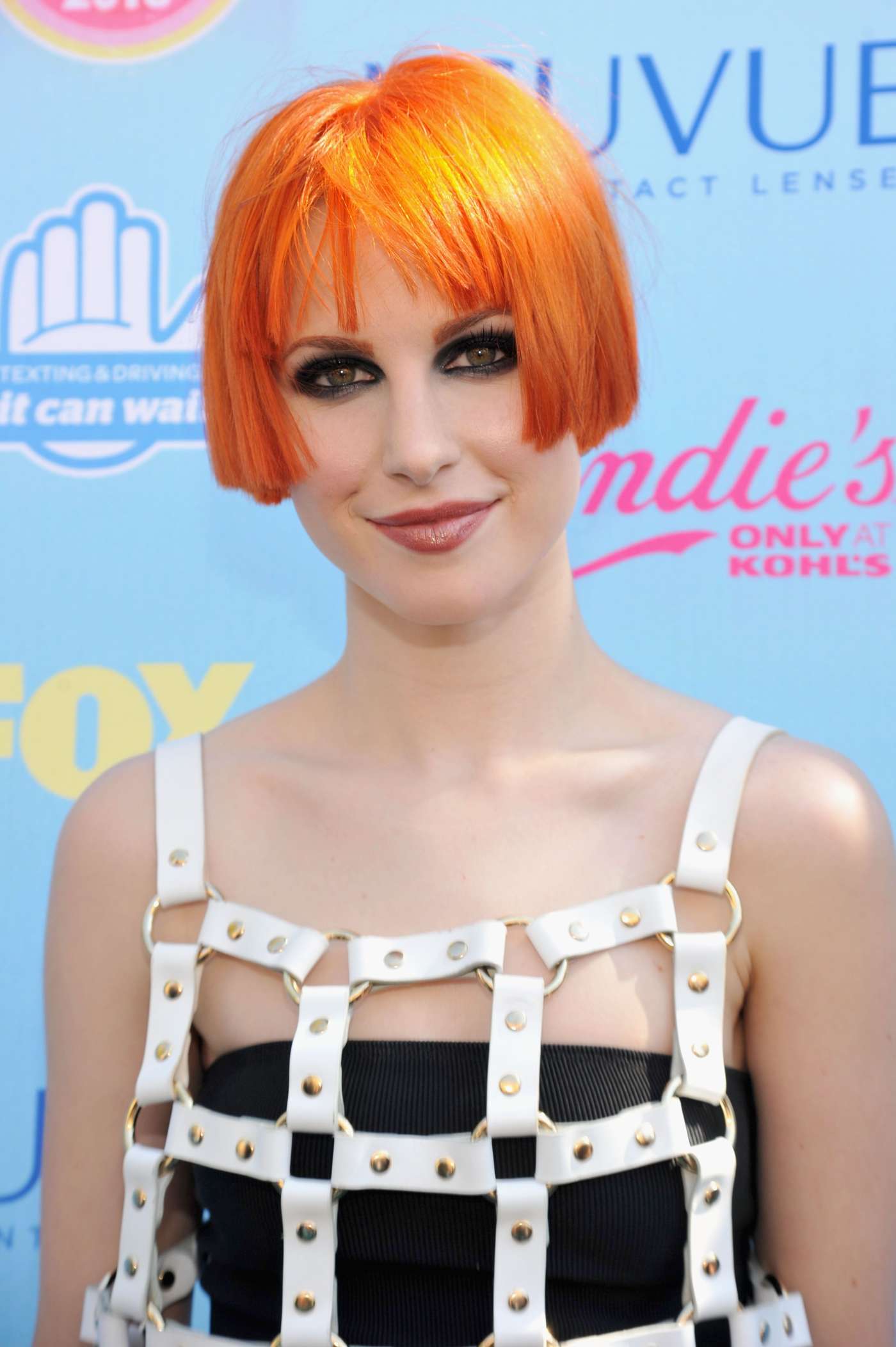 Hayley-Williams-at-Teen-Choice-Awards-2013-2