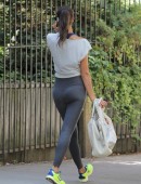 Irina-Shayk-Booty-Candids-NY-2