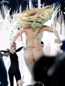 Lady-Gaga-Performing-2013-MTV-VMA-7