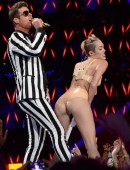 Miley-Cyrus-2013-MTV-VMA-19