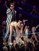 Miley-Cyrus-2013-MTV-VMA-4