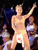 Miley-Cyrus-2013-MTV-VMA-6