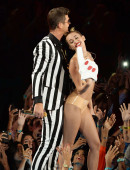 Miley-Cyrus-2013-MTV-VMA-8