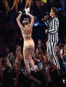 Miley-Cyrus-2013-MTV-VMA-9