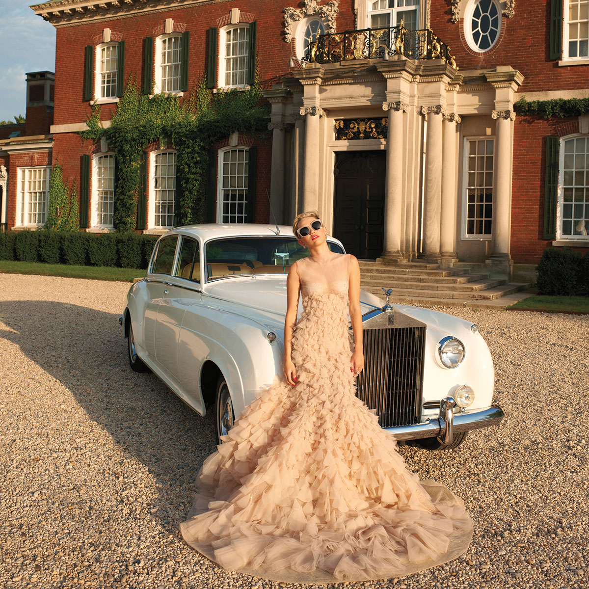 Miley-Cyrus-Harper's-Bazaar-September-2013-6