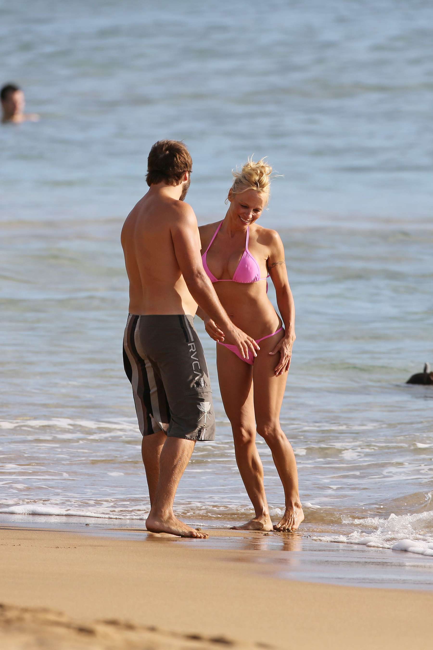 Pamela-Anderson-in-Bikini-1