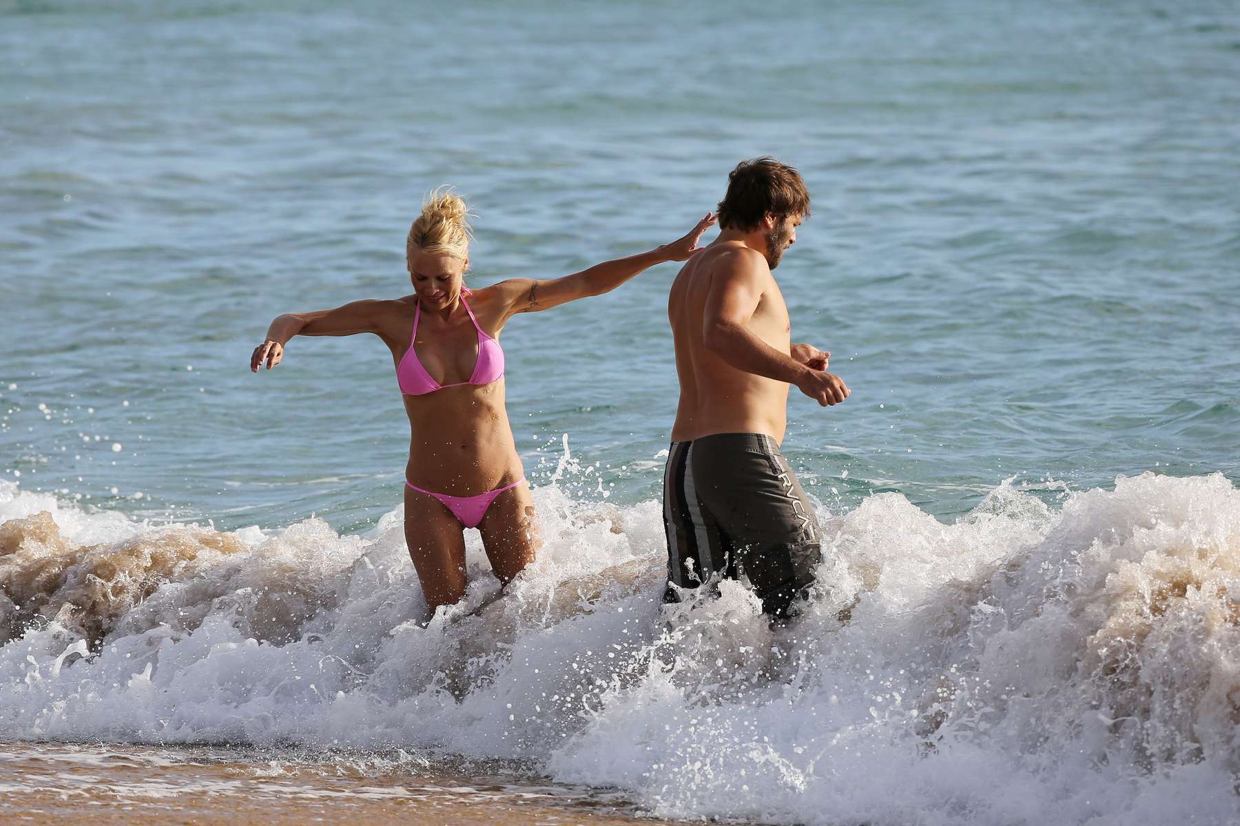 Pamela-Anderson-in-Bikini-8