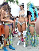 Rihanna-10
