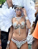Rihanna-12
