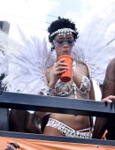 Rihanna-32
