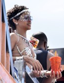 Rihanna-4