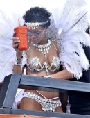 Rihanna-7