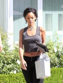 Rihanna-Booty-5
