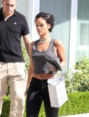 Rihanna-Booty-7