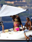 Candice-Swanepoel-Bikini-Saint-Tropez-5