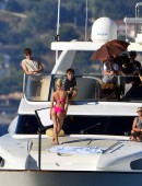 Candice-Swanepoel-Bikini-Saint-Tropez-7