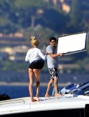 Candice-Swanepoel-Bikini-Saint-Tropez-8