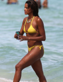 Claudia-Jordan-4