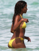 Claudia-Jordan-8