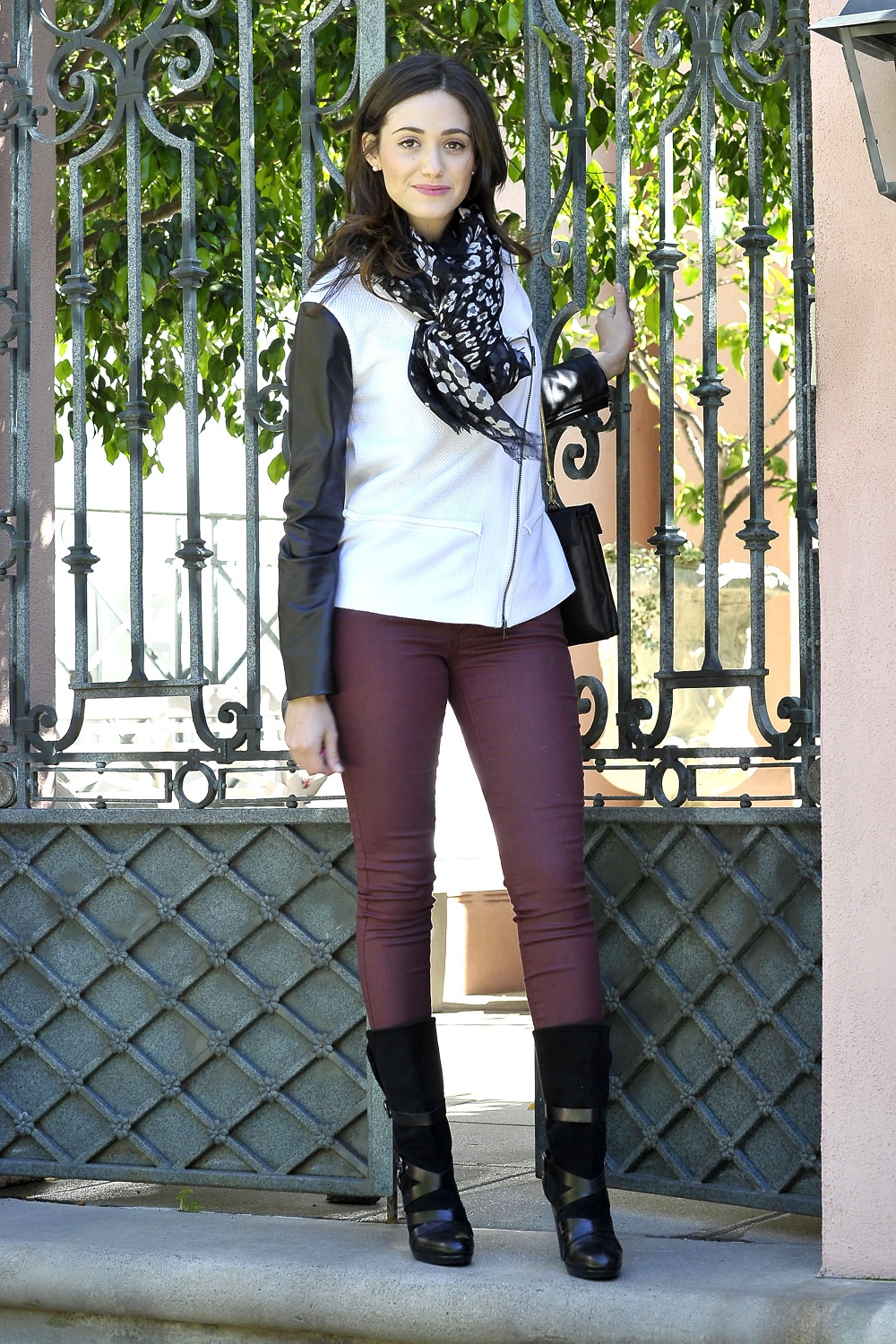 Emmy-Rossum-Leaves-her-Home-in-LA-10