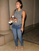 Francia-Raisa-in-Jeans-1